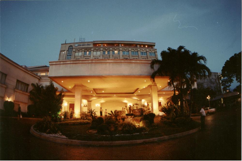 bigdayvenuefacade2.jpg