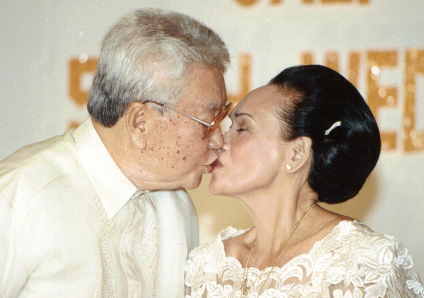 kiss-pama.jpg